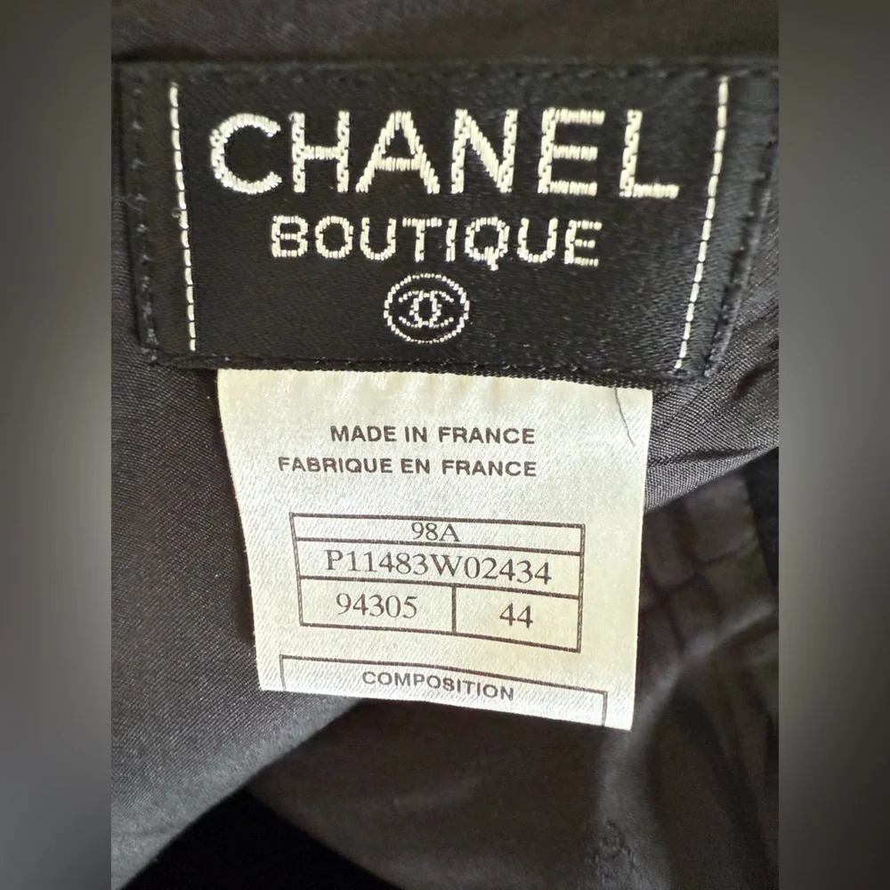 CHANEL Black Wool Skirt •44